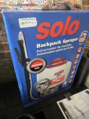 solo Backpack Sprayer in White and Red